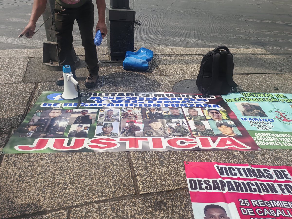 Castelo3911's tweet photo. @justiciaparazu1 @hdemauleon @LillyTellez @CosgayaEmiliano @DerechaDiarioMX @botDesaparecidx En busca de victoriano rodriguez zurita marino desaparecido https://t.co/qN81jn5Dbv