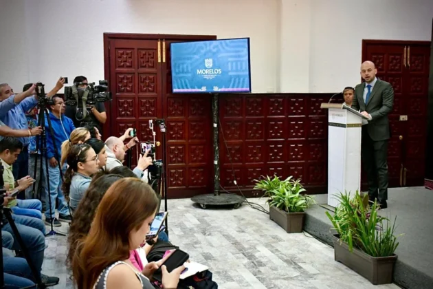 EvidenciaLa's tweet photo. 🛡️ El @GobiernoMorelos implementa un Plan Integral de Seguridad para universidades, con prevención, inteligencia y videovigilancia @margarita_gs
Lee la nota completa @Nakachi_Mx @martinespinosa 👉 https://t.co/jJtVTrW43Q
#Morelos #SeguridadUniversitaria #PlanIntegral #LaEvidenciaNews