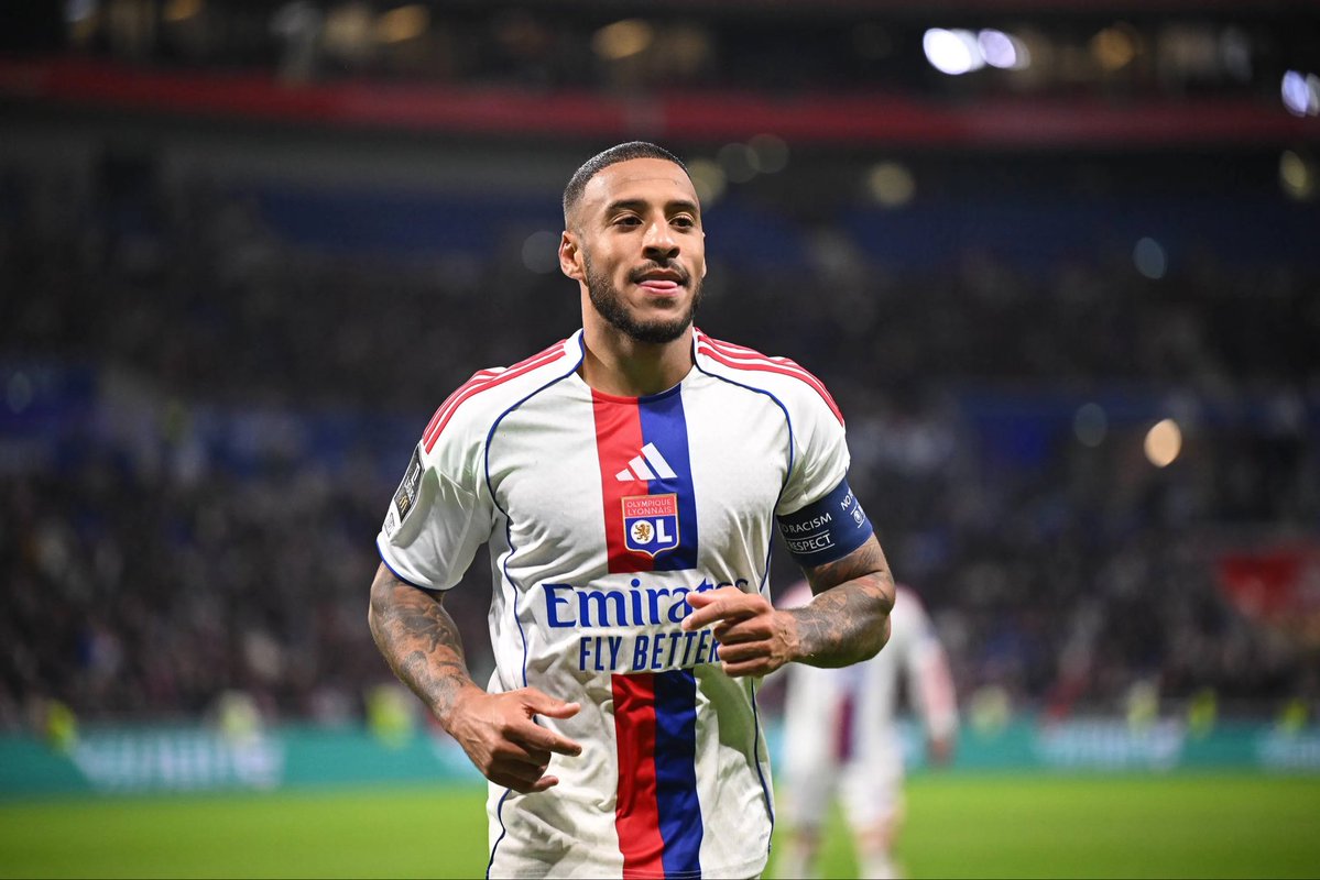 STATS 📈📉

30
Corentin TOLISSO devient le 30e joueur ayant disputé le plus de matches de Coupe de France avec l’OL.

Avec 20 rencontres au compteur, il dépasse notamment Jean DJORKAËFF, Marcel AUBOUR ou encore JUNINHO.

#TeamOL #OLRCL #Tolisso ♥️💙
