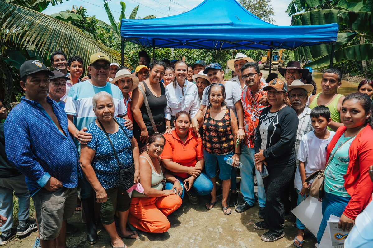 Más prevención, más protección para Salitre 💧🚜

En agenda territorial, la prefecta <a href="/marcelaguinaga/">Marcela Aguiñaga</a> supervisó los trabajos que ejecutamos en el estero Guachapelí, parroquia General Vernaza.

📍 Intervenimos 3,22 kilómetros de cauce con labores de limpieza, desazolve y retiro de