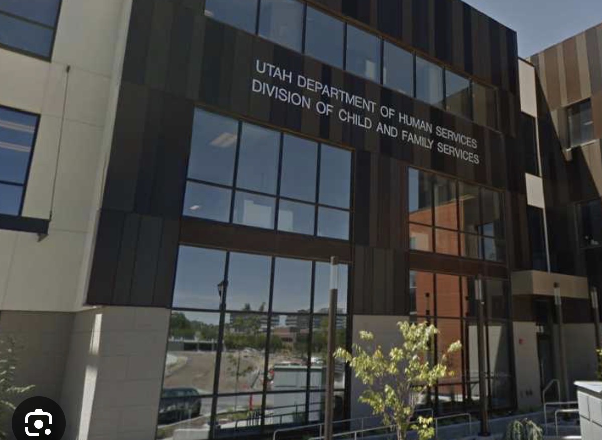 UtahNewborn's tweet image. Huge thanks to the Sandy Division of Child and Family Services team for having me!

👉 Visit the website: utahsafehaven.org
👉 Call the 24/7 Hotline: 866-458-0058

#NoShameNoBlameNoNames
#SafeSurrender#UtahResources
#Sandy Division Of Child and Family Services