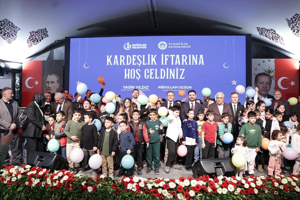 Kaymakamlığımızın ev sahipliğinde düzenlenen Kardeşlik İftarı programında kıymetli hemşehrilerimizle aynı sofranın bereketini paylaşmanın mutluluğunu yaşadık. 🌙

Ramazan ayının birlik, beraberlik ve dayanışma ruhunu hep birlikte hissettiğimiz bu anlamlı buluşmada emeği geçen