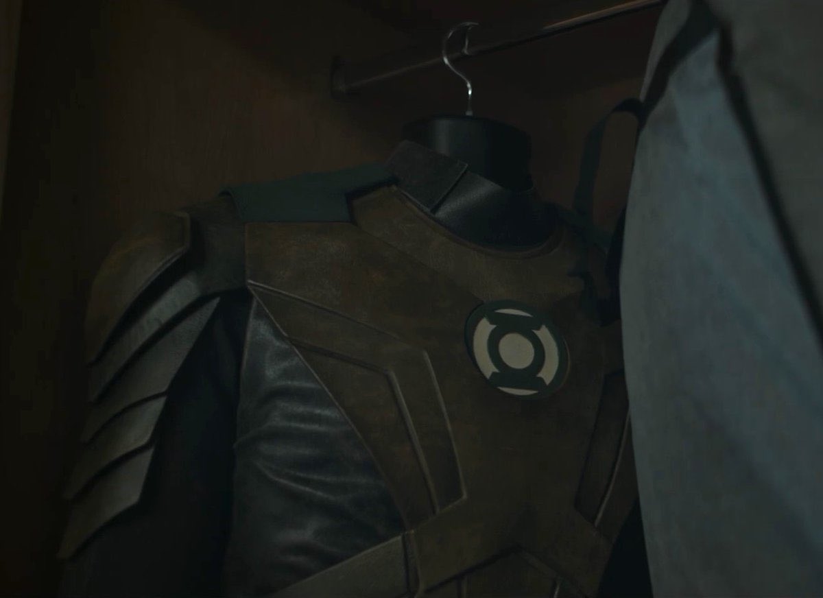 ArtistLangford's tweet image. If the Lanterns series has multiple suits for Hal (which it seems like it might actually have) the we’ll be fine but I think showing THAT as the first live action Hal Jordan suit since 2011 was a bad choice.
