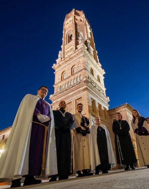 Ayer se presentó al público la #SemanaSantaUtebo2026 con el <a href="/AytoUtebo/">Ayuntamiento de Utebo</a> , y las tres Cofradías de Utebo <a href="/nazarenosutebo/">Cof. Jesus Nazareno</a> , Dolorosa y San Juan Bautista 
El próximo Sábado 14 de Marzo a las 20 Horas será la Presentación al público en la Plaza España con la participación de todos