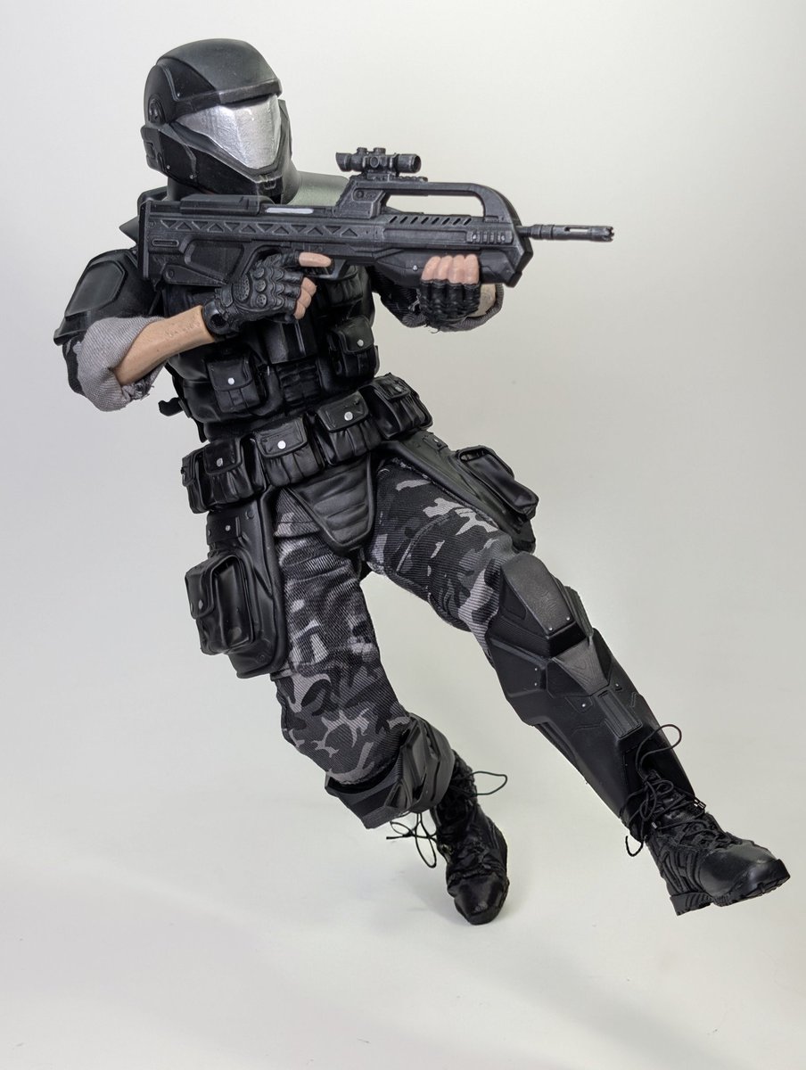 HOIDA247's tweet image. 1/6th scale Halo 2 ODST.

- Files are from @RatDadJoe
- 3D printed resin parts for the armor and flexible resin parts for the under suit.

Printed and painted by me.

#Halo #HaloSpotlight #Halo2