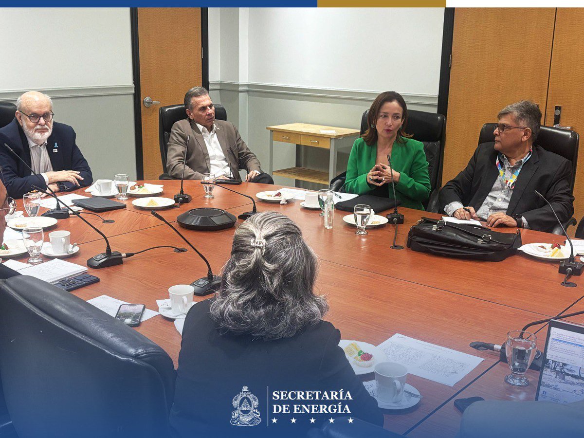 <a href="/COHEPHonduras/">COHEP</a> Desde la #SENavanza se reiteró la disposición de mantener un diálogo permanente con los distintos sectores para evaluar escenarios y propuestas que contribuyan a la estabilidad del suministro y al seguimiento responsable del mercado de combustibles, en beneficio de la economía de