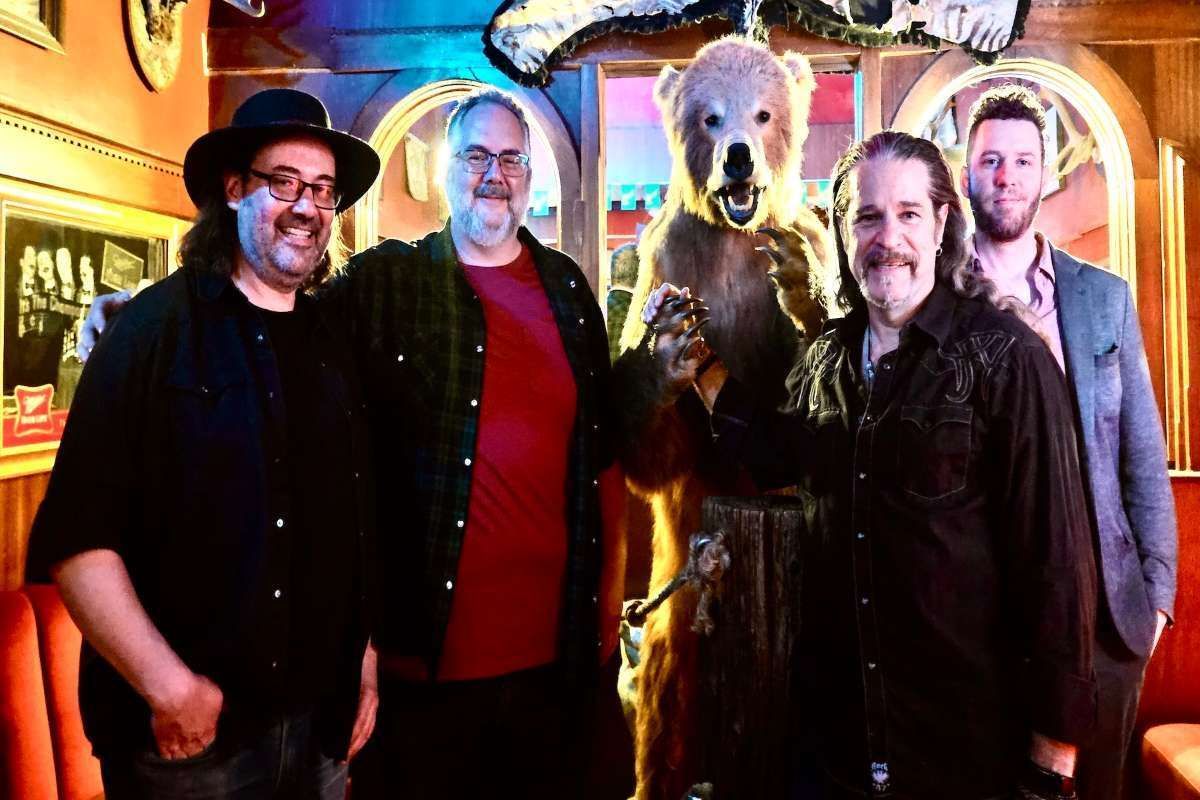 Boom Boom Room tweet media