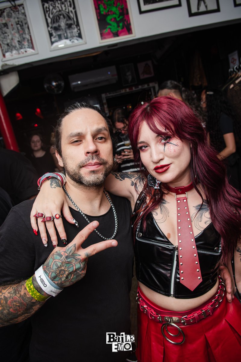 Baile Emo tweet media