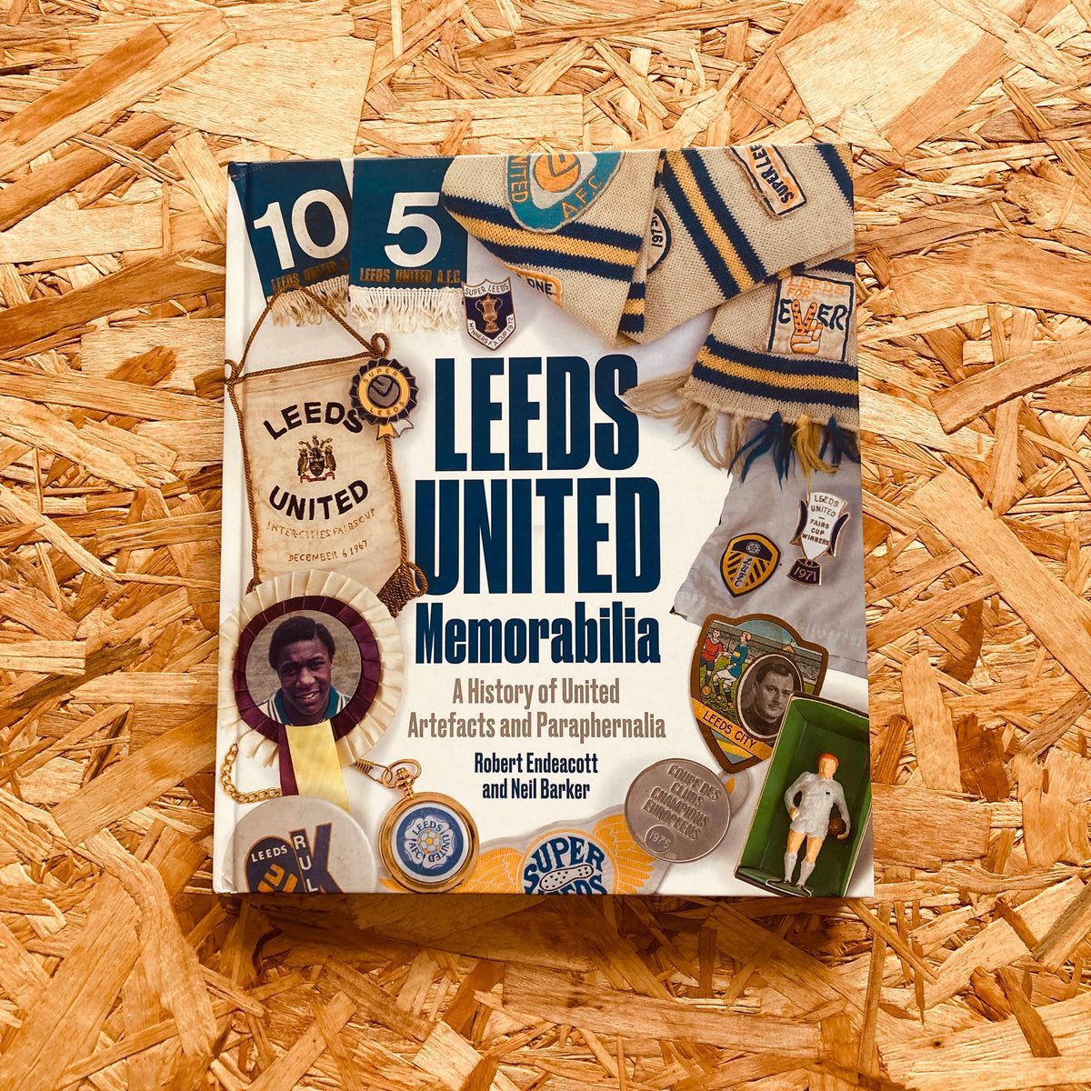 StanchionBooks's tweet photo. πππππππ | LEEDS UNITED MEMORABILIA by @RobertEndeacott, Neil Barker
A captivating photographic history of artefacts and paraphernalia connected with #ULFC and its 100-plus-year history
@PitchPublishing #MOT
π https://t.co/V9bOUc5G6K https://t.co/VMrH2Ky40b