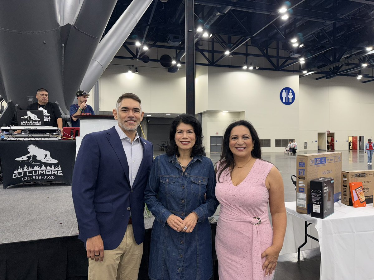 Christina Morales tweet media