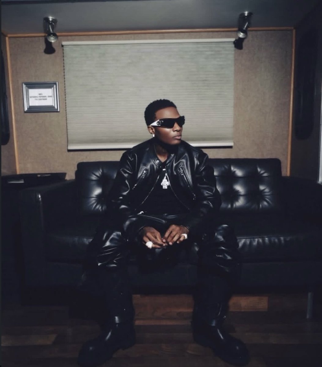lellonbv's tweet photo. Imagine I have Big Wiz on my project Flower by now the music will be fighting the top charts Good music + global PR 📈📊 @wizkidayo 🌹 https://t.co/z9D5EbCdpq