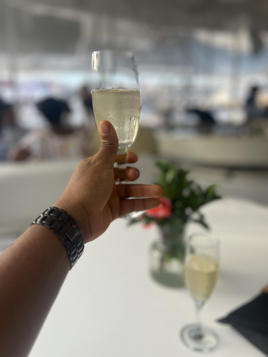 Iamveektoria.base.eth 🙂‍↔️🌳 ✠ tweet media