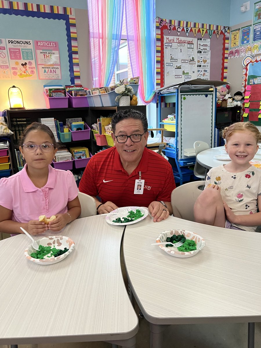 AshThomas80's tweet image. 2nd Grade’s SPECIAL GUEST Reader📖
                   •   •   •   •   •
Our 2nd grade Cheetahs had a very special guest come to read Green Eggs and Ham to their class… Manuel Alcozer, who is Belton’s ISD President of the Board of Trustees! After the story, the read aloud