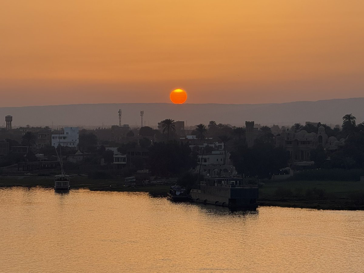 AmyQHHT's tweet photo. Sunset in Luxor 3/5/26
A magical sight to witness
I am so grateful https://t.co/1xAImabmZd