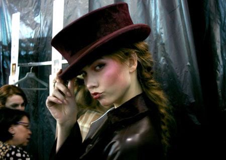 karlie kloss backstage at dior’s fall/winter 2010 show