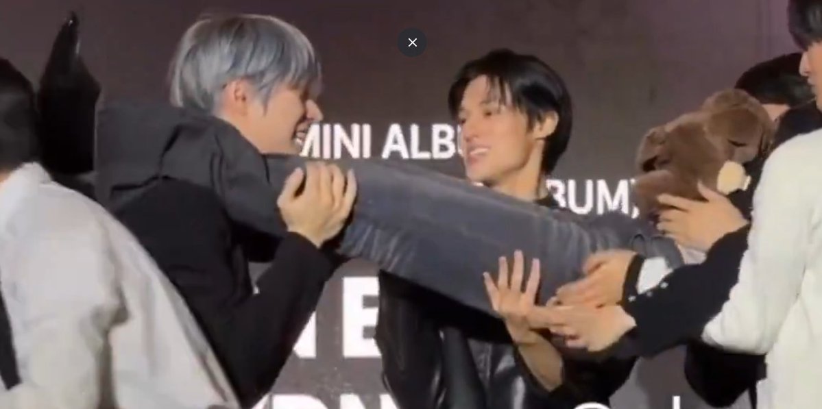 wy guiding mg through eating out yh for the first time send tweet