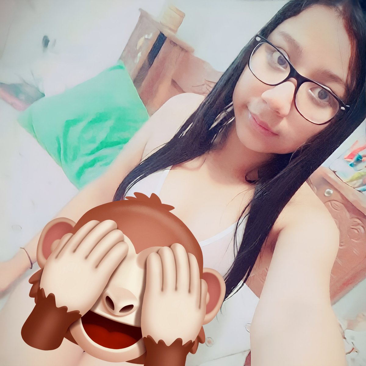 nat69hot tweet media