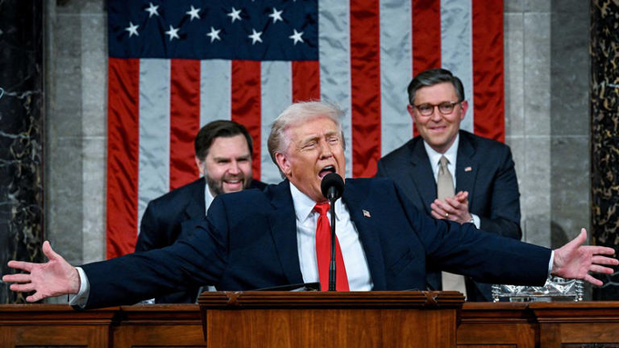 GETAnalysis's tweet image. adblog.ca: #Melania plagiarizes @MichelleObama, &amp;amp; @realDonaldTrump borrows @JoeBiden's policies to pass off as his own at #SOTU. Totally the #Trumps, cheered on by the equally ideas-less &amp;amp; shameless #Republicans 

msn.com/en-ca/news/pol…