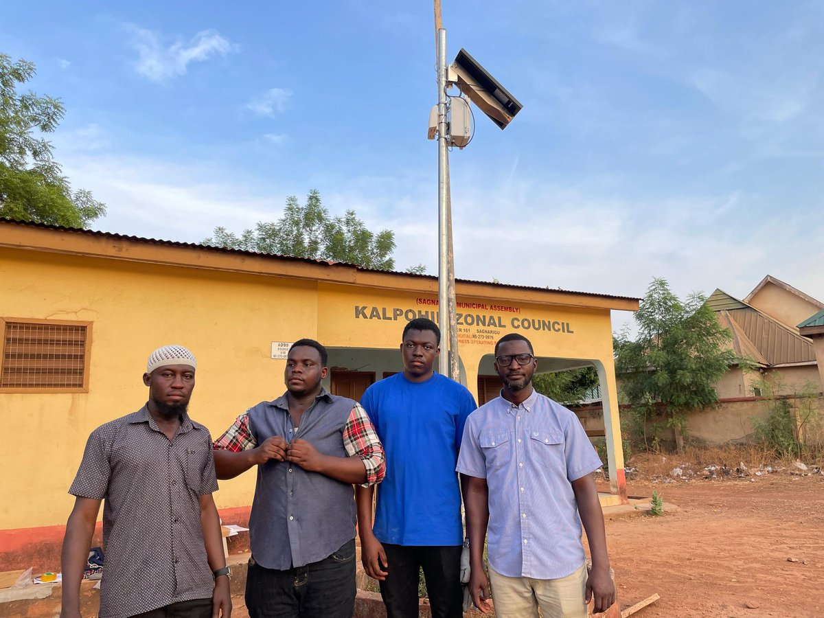 cleanaironea's tweet image. Our Lead, @VDDAblo is shifting the paradigm in Northern Ghana for clean air solutions through communities for earth #C4E project using @IQAir sensors in collaboration with experts from @UDSGhana, Prof Samuel J Cobbina + his undergrads!