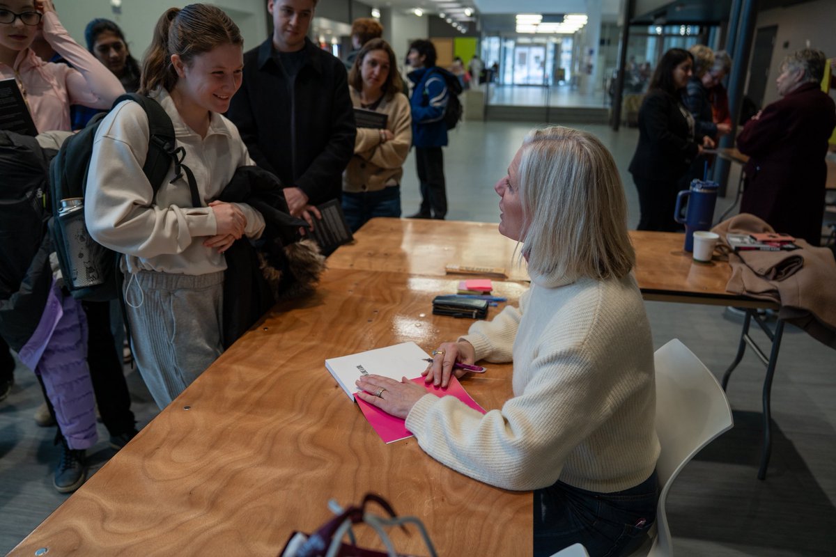 cathmckenna's tweet photo. Great to be back in my hometown at @McMasterU for an International Womenโs Day event talking #RunLikeAGirl. Loved sharing the stage with Karen Bird, Kristina Llewellyn and Beverley Jacobs โ and big thanks to Kimberley Dej and Maureen MacDonald for hosting. https://t.co/JkwmFoWXi2