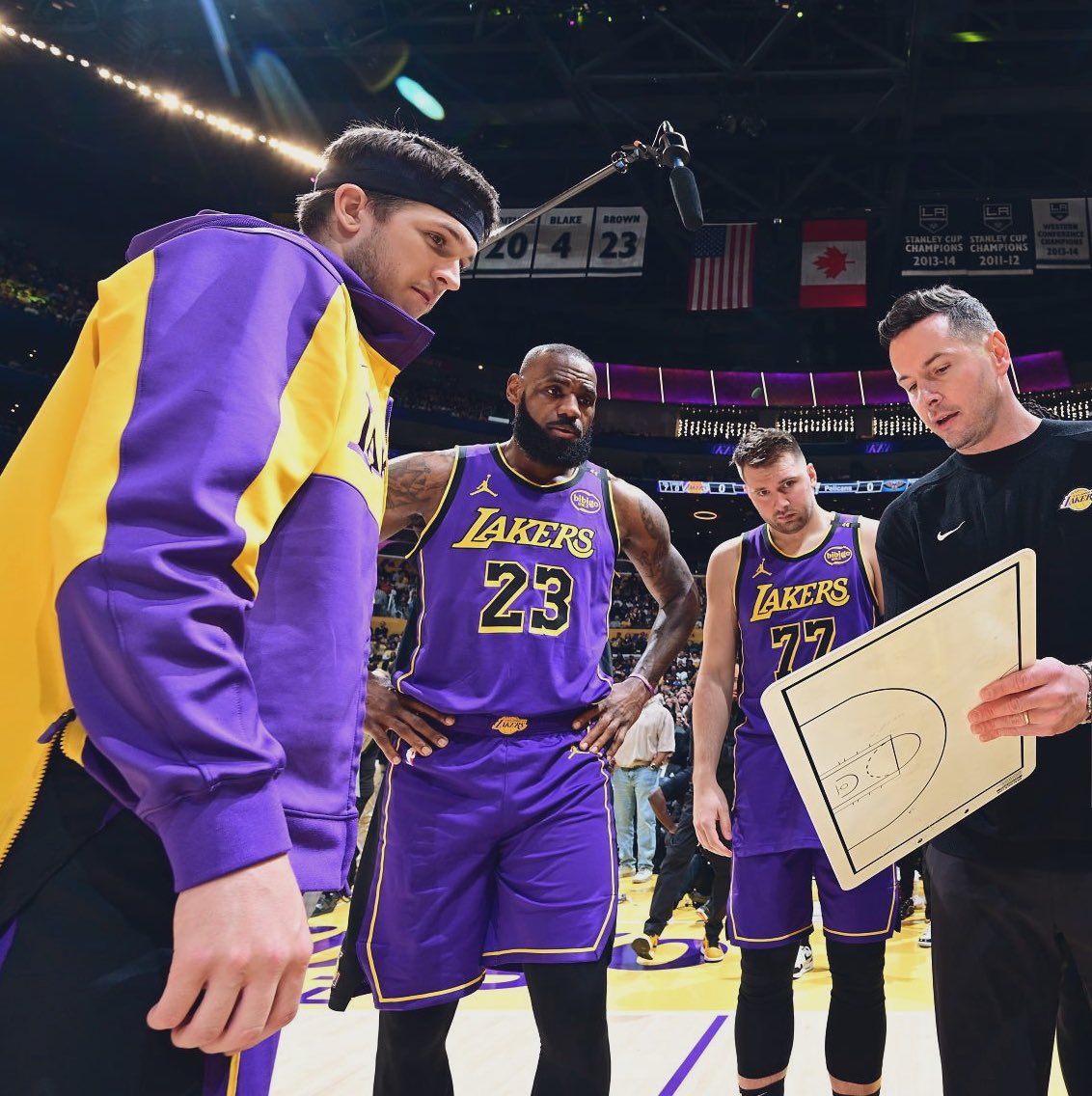 LakeShowYo tweet media