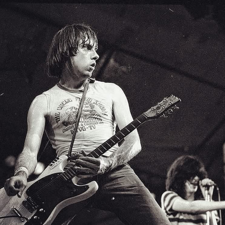 Johnny Ramone tweet media
