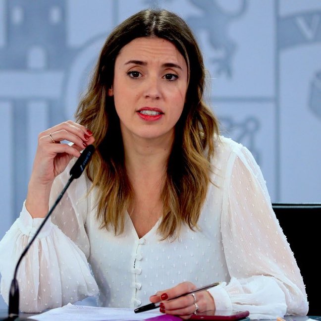 AdameMedia's tweet image. “No woman has ever been freed by American bombs or illegal aggression.

Not in Syria. Not in Iraq. Not in Lebanon. Not in Afghanistan.

And it will not happen in Iran either.

They hide behind women’s rights to justify their colonial wars.”

— Spain MEP Irene Montero 🎯