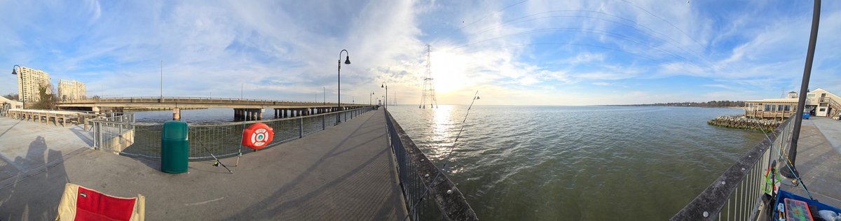 pdiddy71's tweet photo. Fishing at the James River bridge pier in Newport News, Virginia
#JRBP https://t.co/hQBUc9zp54