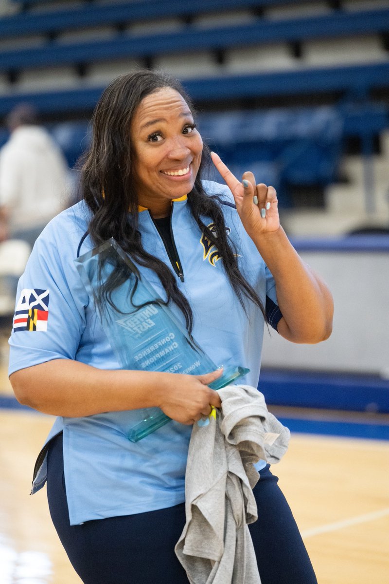 Coach Collins tweet media