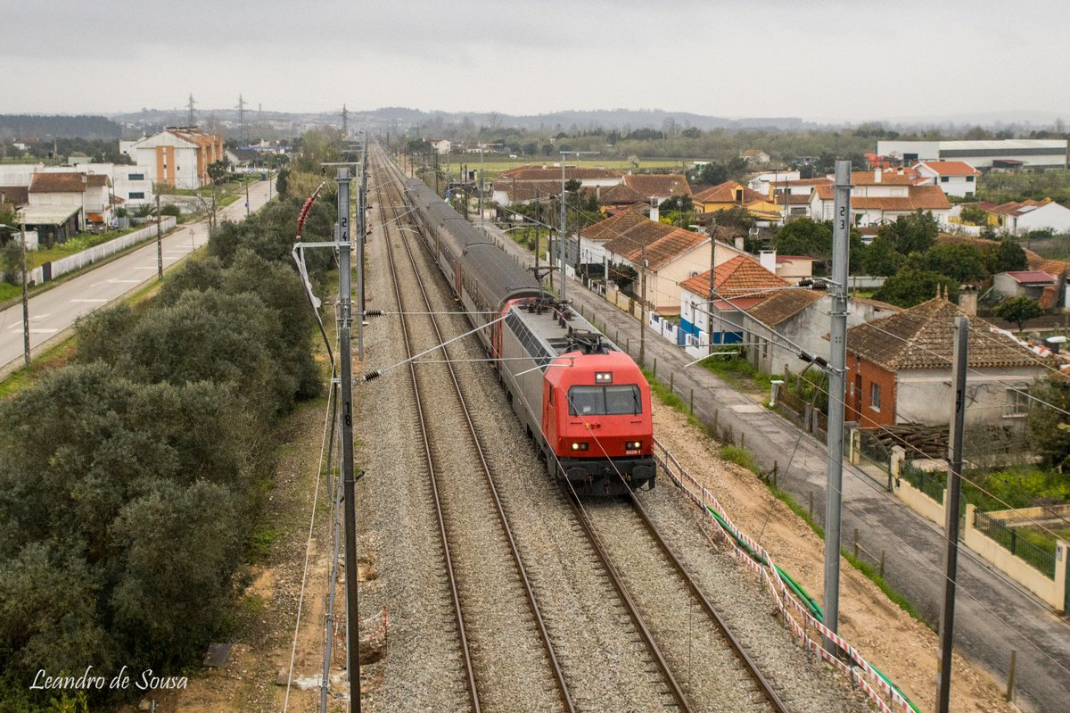 Leandro29122002's tweet photo. Siemens ES 5628 | Serviço InterCidades Nr 521 https://t.co/1dtt0AHllF