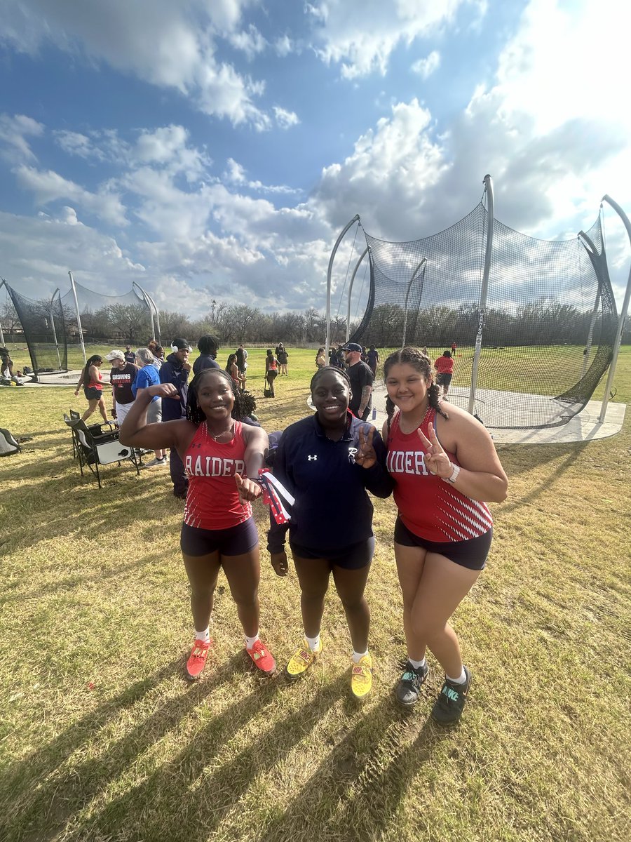 Ryan Girls Track tweet media