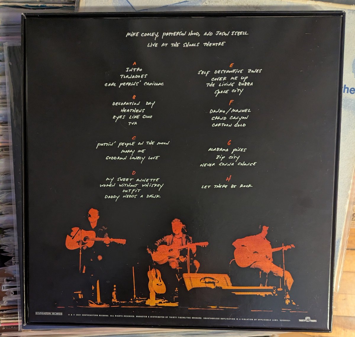 Mike Cooley, Patterson Hood and Jason Isbell Live At The Shoals Theatre. Just three guys armed with their voices and acoustic guitars.  All three played with Drive By Truckers. Isbell left sobered up and started the 400 Unit. Mike and Patterson remain with the Truckers. 🎶✌️❤️🇨🇦