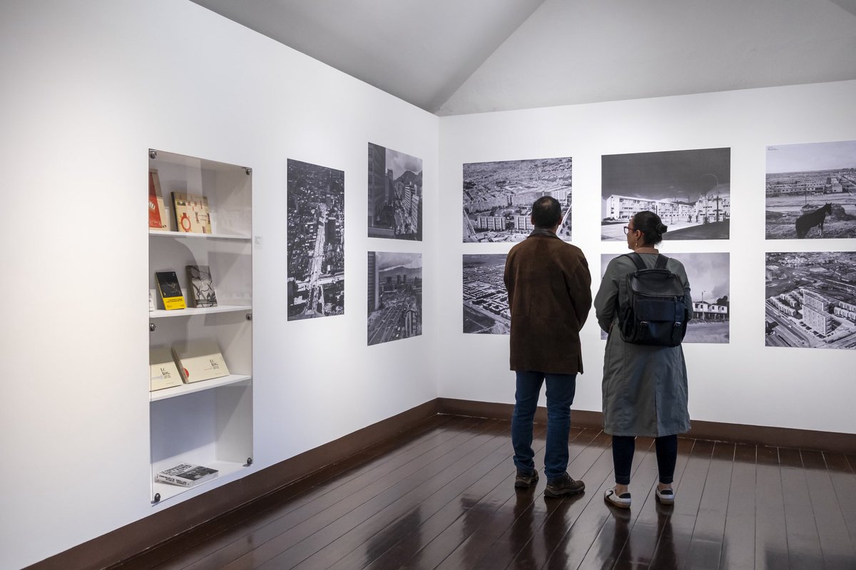MuseodeBogota's tweet photo. ¡Así vivimos la inauguración de LC 150+ BOG!

Gracias a las 500 personas que nos acompañaron ayer en la apertura de esta exposición que reúne más de 150 maquetas de obras y proyectos del arquitecto y urbanista Le Corbusier. https://t.co/TNneNNtGOJ