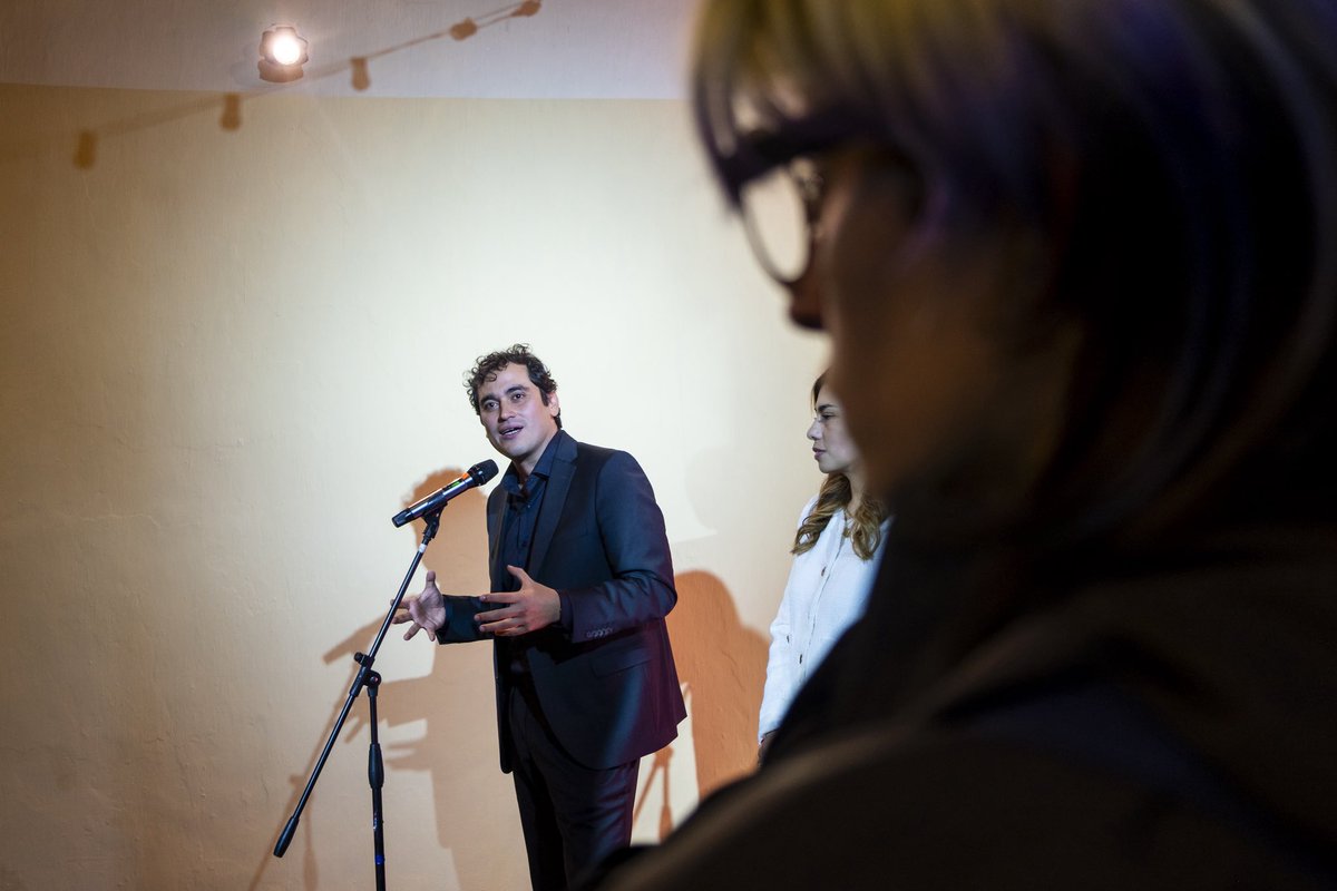 MuseodeBogota's tweet photo. ¡Así vivimos la inauguración de LC 150+ BOG!

Gracias a las 500 personas que nos acompañaron ayer en la apertura de esta exposición que reúne más de 150 maquetas de obras y proyectos del arquitecto y urbanista Le Corbusier. https://t.co/TNneNNtGOJ