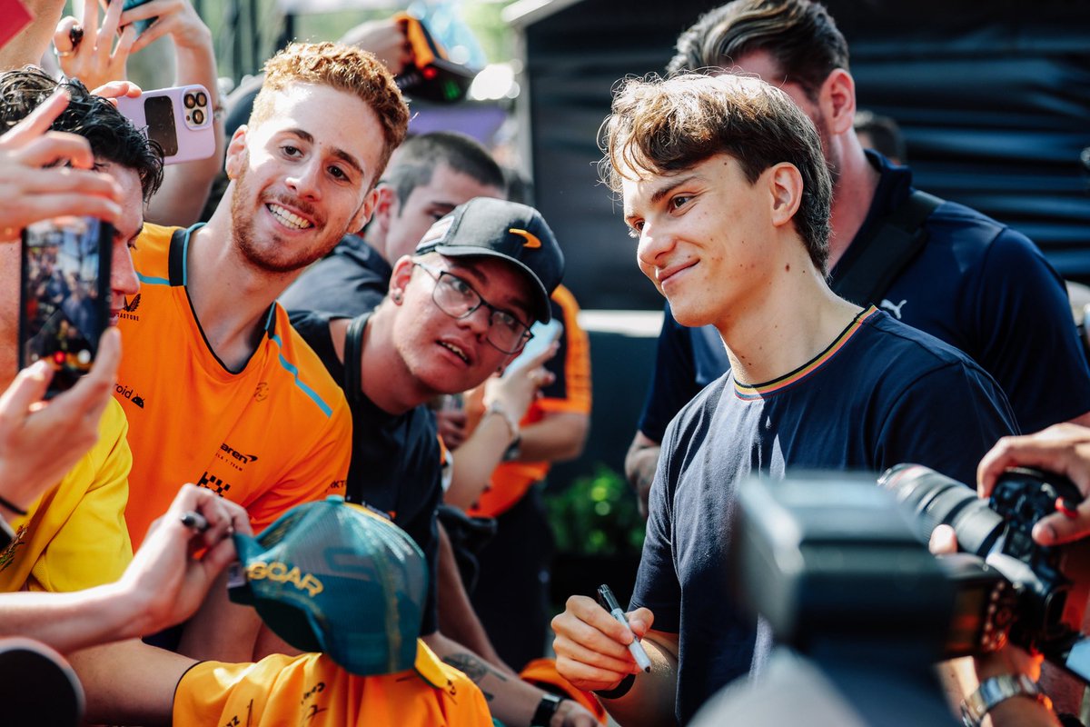 smiling his was down the Melbourne walk 😃