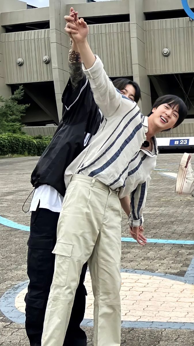 VdM4lquerer's tweet image. ㅤᅠ
ᅠ
            
ᅠ
               
ᅠㅤ
⠀⠀    ⠀A cαreless 𝑔𝑙𝑎𝑛𝑐𝑒 for α #Ṥ͈̤̏͋́h̹̐̀̈͋́ợ̣̎͒͒̓̍ț̛̀́̎̕ of 
ᅟᅟ                            [ 𝒓𝒐𝒎𝒂𝒏𝒄𝒆 ]                                                               
              ◟                       𖤝 🤍 𖤝