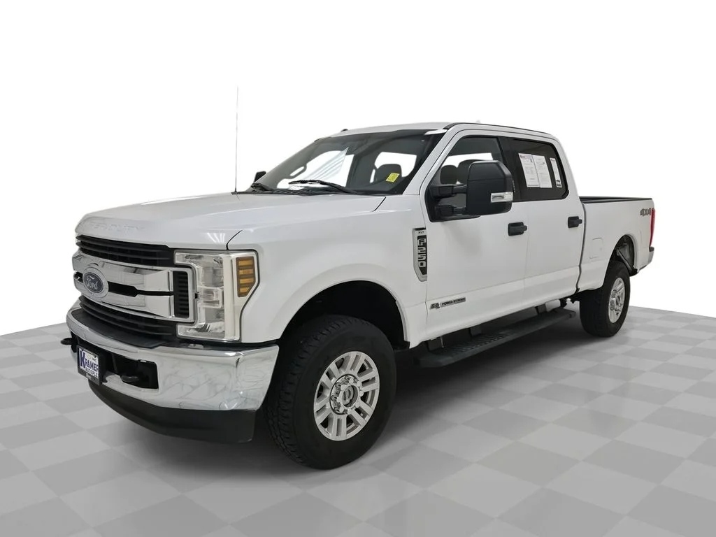 KramerCDJR's tweet image. Get ready to tackle any job with this pre-owned 2018 Ford F250 Super Duty XLT! 💪 
&amp;gt; Stock #: PB75285B 
&amp;gt; Mileage: 128,358  
  
🖥️ Take a closer look &amp;gt; bit.ly/3MlKa3R *Subject to sale*
#Kramer #KramerAutoplex #LivingstonTX #NewCars #PreOwnedCars #KramerCDJR