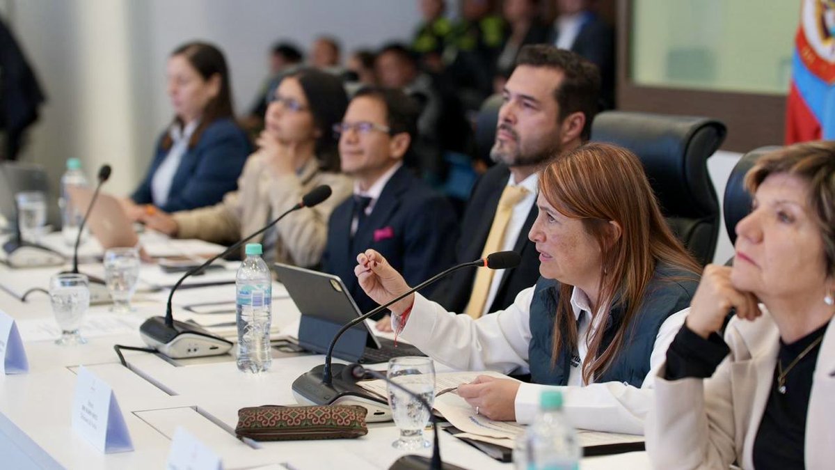 MisionONUCol's tweet photo. En sesión de la Comisión Intersectorial para la Respuesta Rápida a las Alertas Tempranas #CIPRAT sobre la alerta electoral, destacamos la importancia de este espacio para la generación de decisiones estratégicas y acciones preventivas para proteger la participación política.🧵 https://t.co/MQxznRVzww