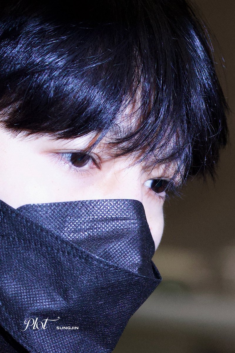 ๐๐ฅ๐จ๐ญ tweet media