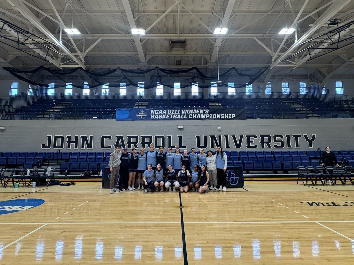 immaculatauwbb's tweet photo. Our team took the court today at John Carroll University for practice ahead of the NCAA Division III Women’s Basketball Tournament First Round!
#RollMacs x #d3hoops https://t.co/8vIneqLv3M