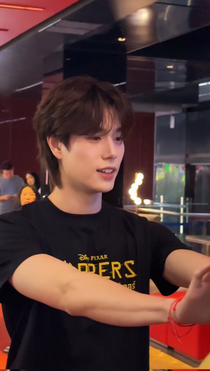 𝑒𝑙. tweet media