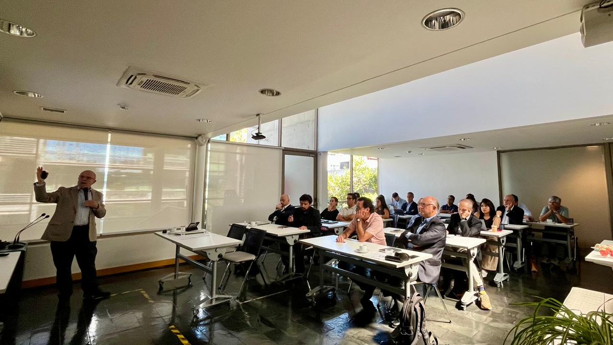 Centro de Derecho y Gestión de Aguas UC tweet media