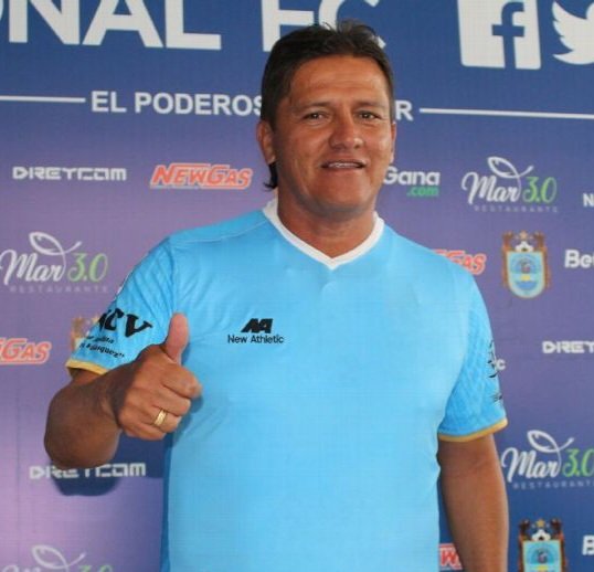 El tolimense FlabioTorres es nuevo técnico del Real Potosí de Bolivia en remplazo del brasileño Cleibson Ferreira. Su asistente será Pedro Luis Alzate y el preparador físico Jhonny Castañeda. <a href="/joseflabio/">Jose Flabio Torres S</a> vuelve a Bolivia después de dirigir al Always Ready y al Nacional Potosí.