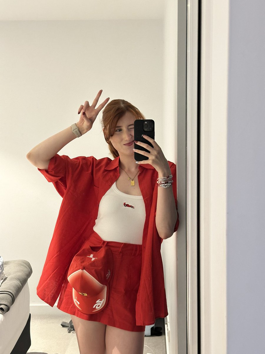 formularenata's tweet image. CARS ON TRACK TODAY BABY!!!!! 🏎️‼️ #daytwo #ausgp #australiangrandprix