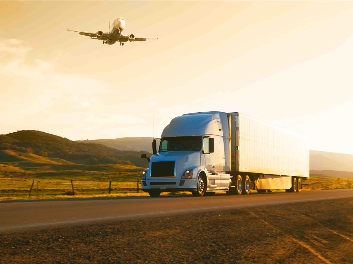 OIGUSPS's tweet image. We’ve just announced a future report on the effectiveness and impact of insourcing previously outsourced Postal Service operations. If you have any facts or insights you’d like to share, look for the “contact” button here: uspsoig.gov/reports/upcomi…  
#USPSOIG #USPS #OIGaudit