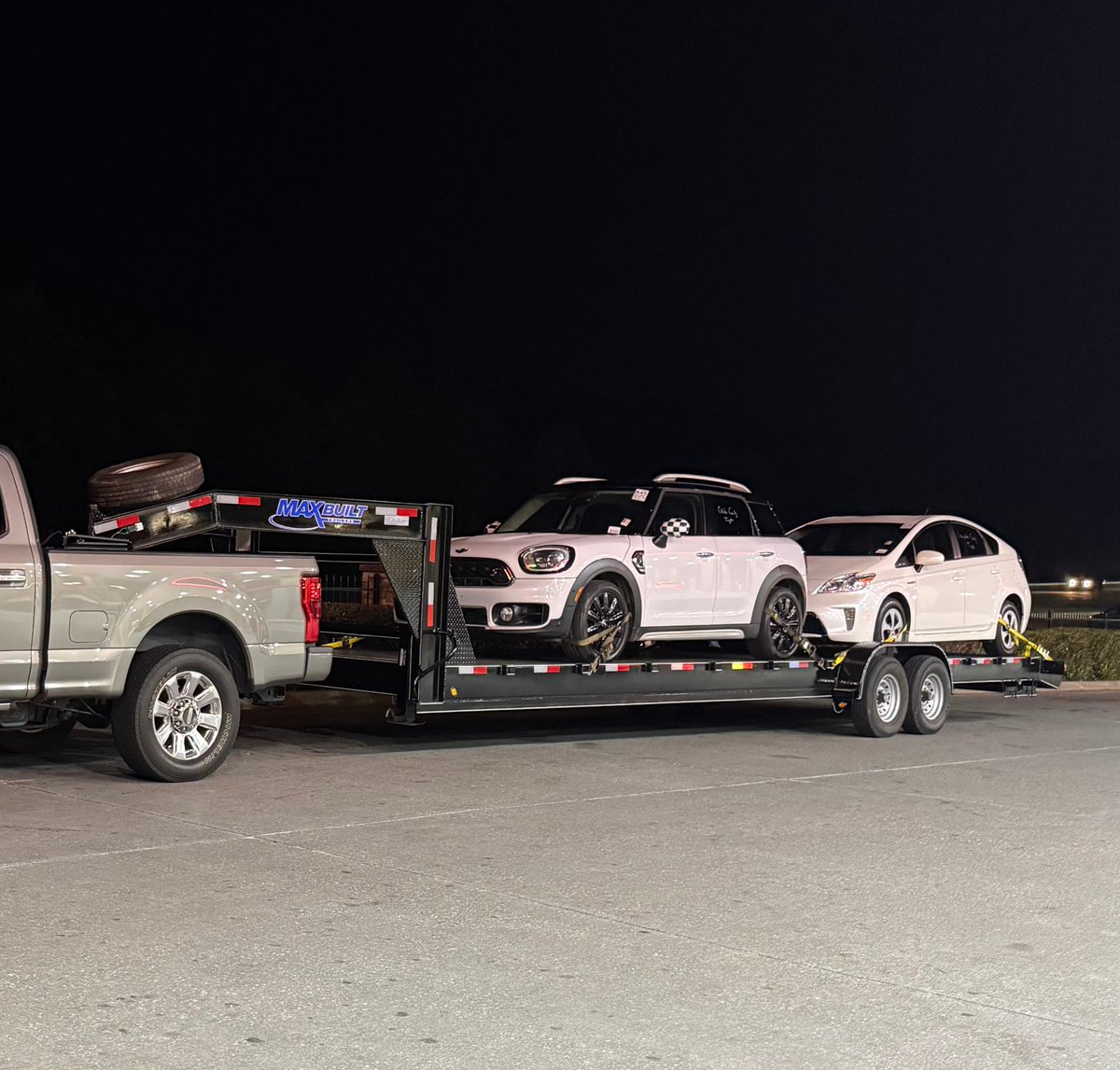 MaxBuiltChattTN's tweet photo. It looks so good in action—especially considering how much money you saved by picking it up during our ongoing inventory-wide sale.

All of Max Built's #AmericanMade hauling equipment currently available at deep discounts!

Learn more about what we offer: https://t.co/zB4JtfhpAr. https://t.co/lf8y2XsOZi