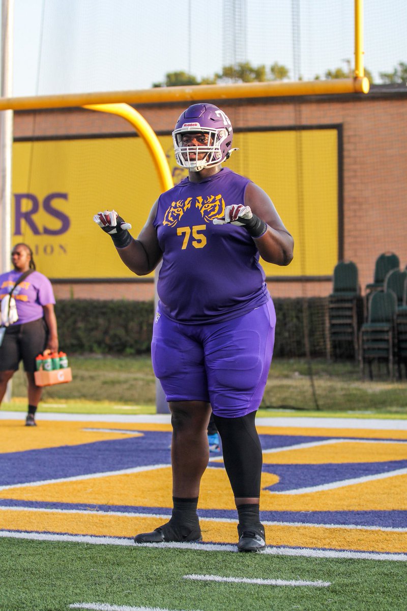 Mark’Quelle “BigCountry” Moser tweet media