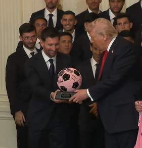 TouchlineX's tweet photo. 🚨 𝗡𝗘𝗪: Leo Messi giving Donald Trump a signed Inter Miami ball! https://t.co/cZMlPU0is3