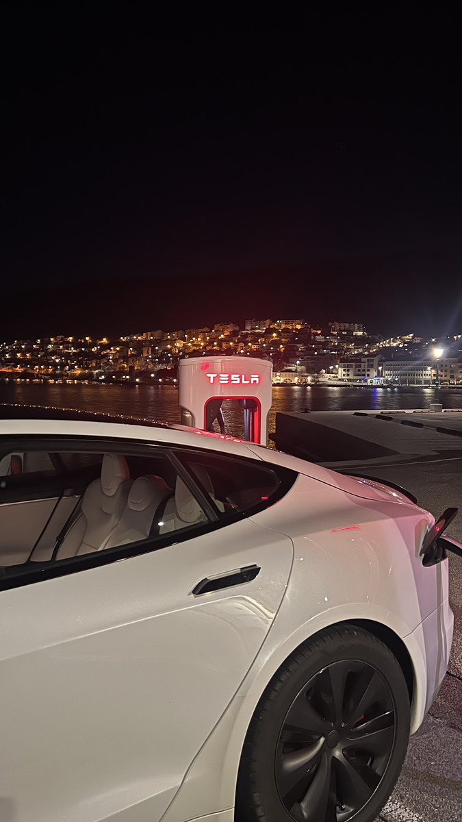 DreamCase tweet media