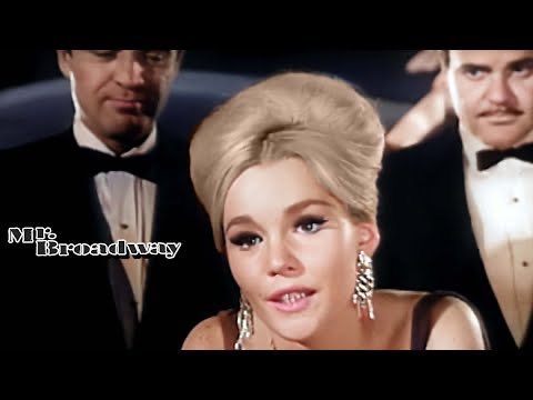 FrankMalfitano's tweet photo. FORGOTTEN TV SHOWS: MR BROADWAY, 1964 CBS #MrBroadway #tvshow #CraigStevens #pressagent #NYC #drama #CBS #famousgueststars #HoraceMcMahon #DavidSusskind #GarsonKanin #DaveBrubeck #TuesdayWeld #LizaMinnelli #LaurenBacall #1960s #forgottentvshows https://t.co/bzFtDuYeWu